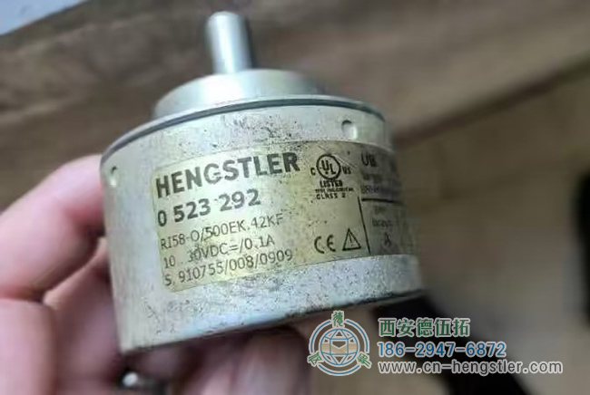 圖為一只使用過(guò)的亨士樂(lè)RI58系列增量編碼器照片 圖為一只使用過(guò)的亨士樂(lè)RI58系列增量編碼器照片